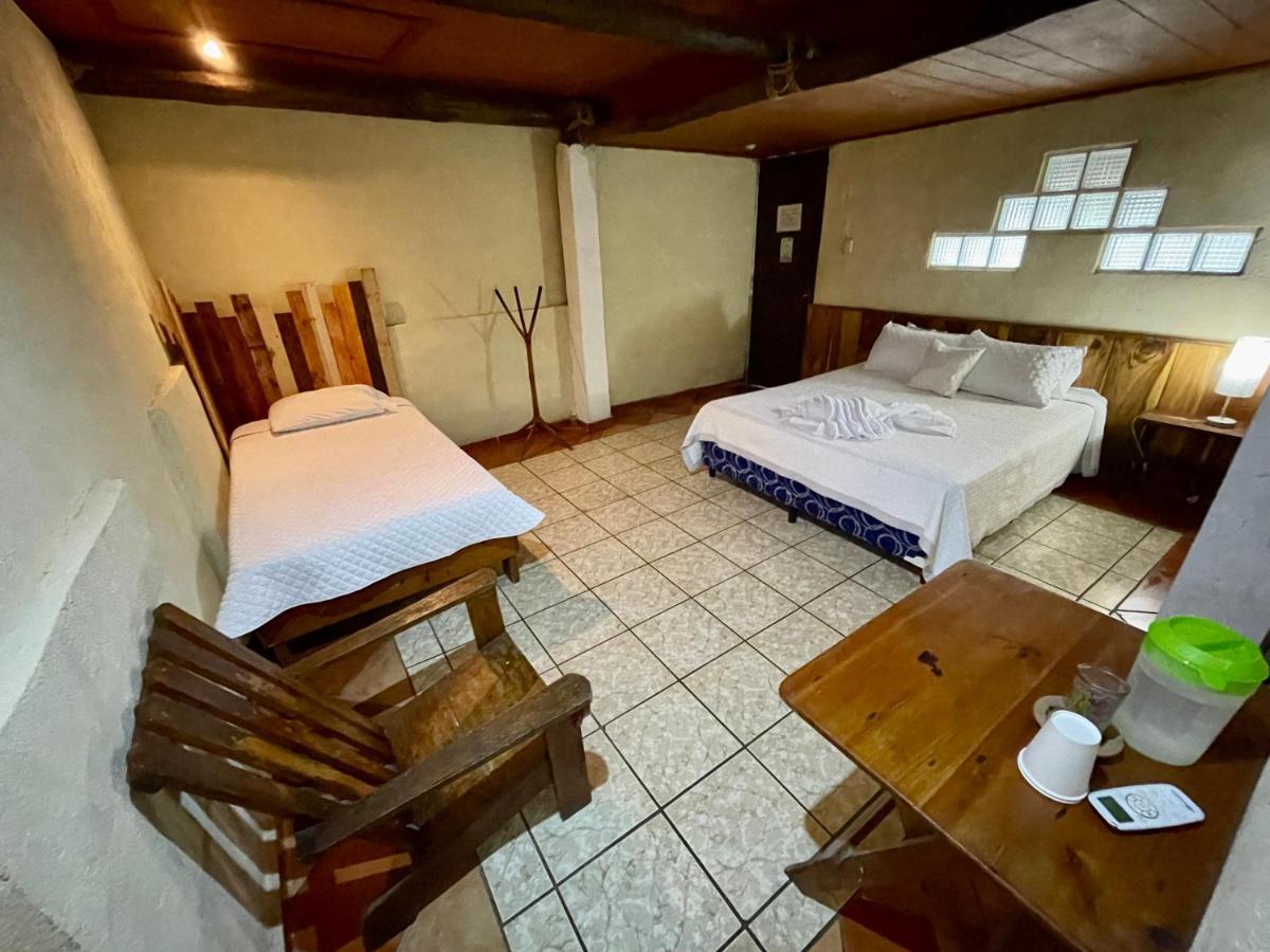 Johnnys Place Hotel Monterrico Exteriér fotografie